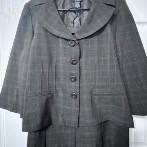 T Milano Women's Brown  Professional 3/4  Sleeve Suit Pleaded Skirt Set Size 10